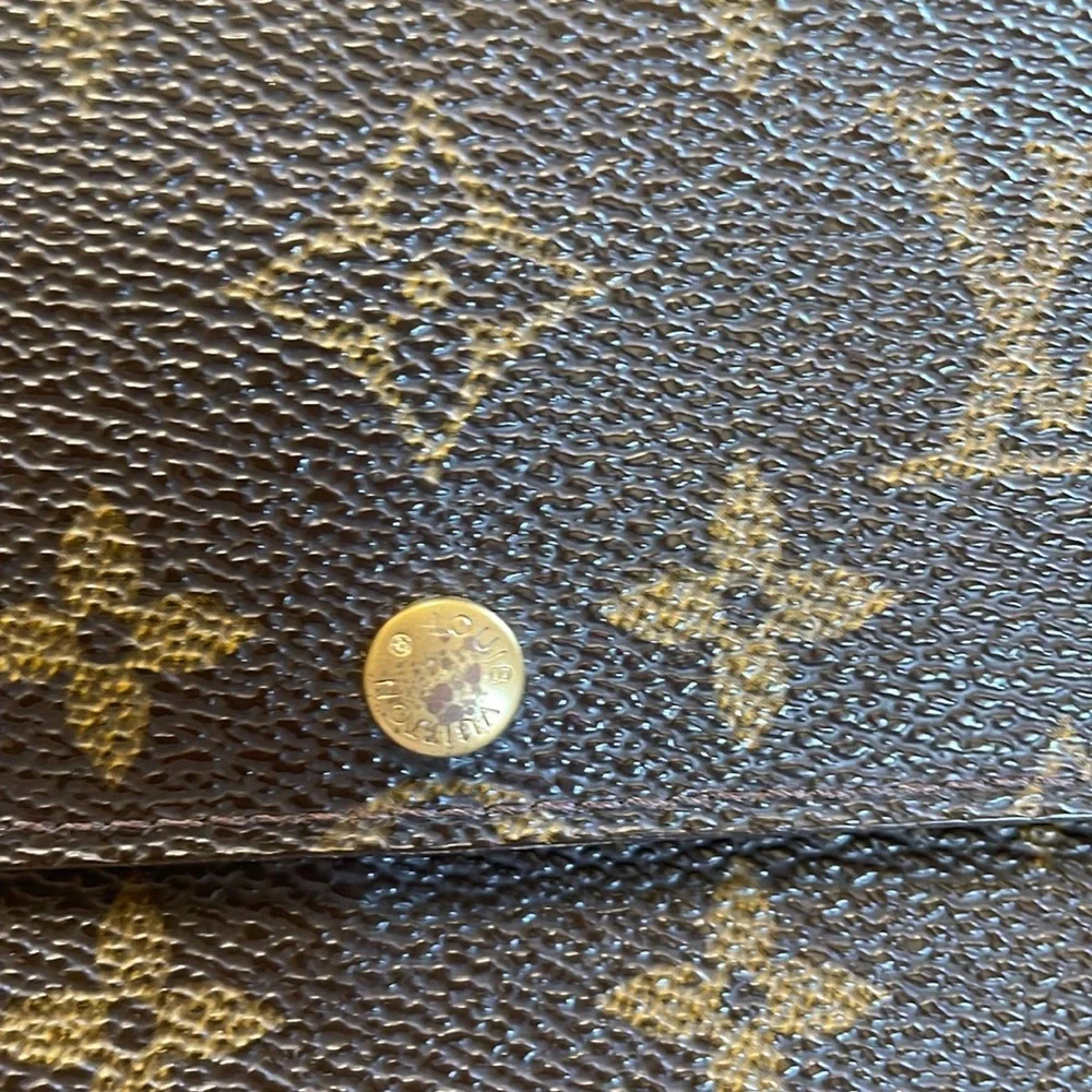 Louis Vuitton Monogram Wallet - Picture 3 of 15